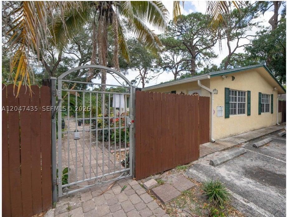 716 SW 14th Ave