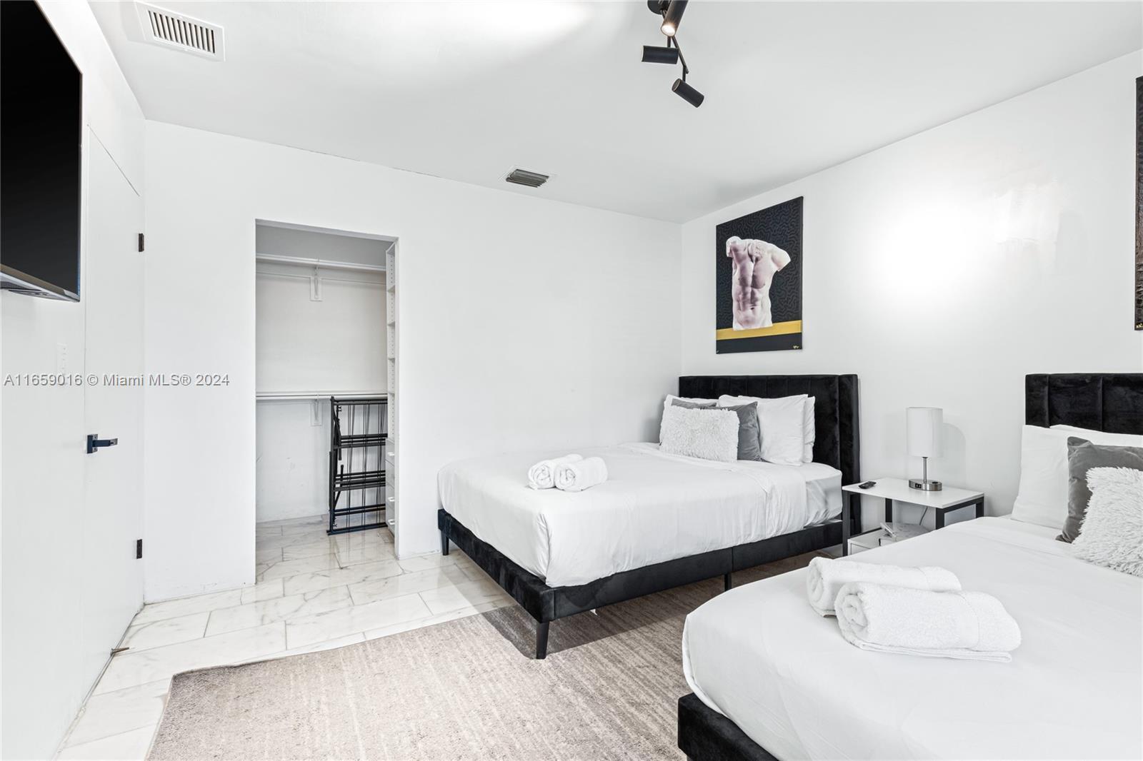 COUNTRY CLUB ADDN - Residential