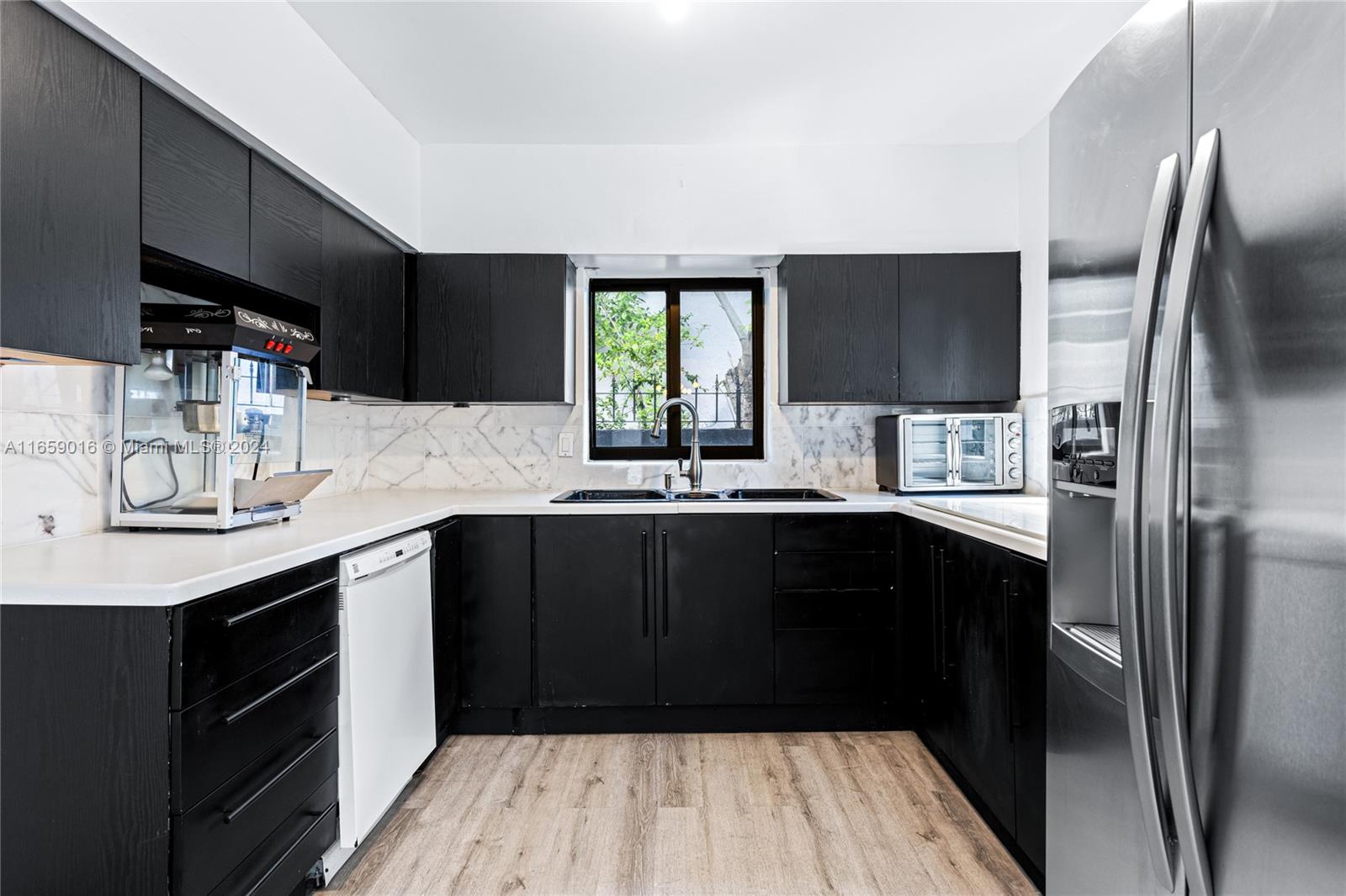 COUNTRY CLUB ADDN - Residential