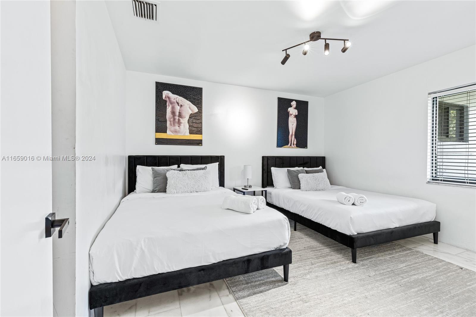 COUNTRY CLUB ADDN - Residential