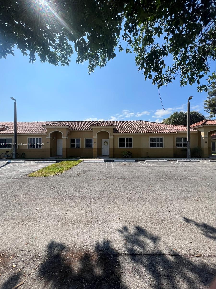 Photo 2 of 3 of listing 0048bef7-6aff-4023-a86d-314cba200f54 condo