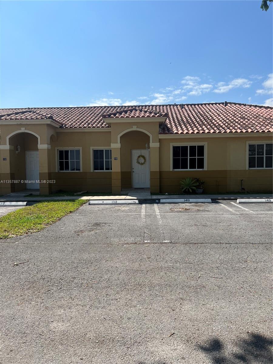Photo 1 of 3 of listing 0048bef7-6aff-4023-a86d-314cba200f54 condo