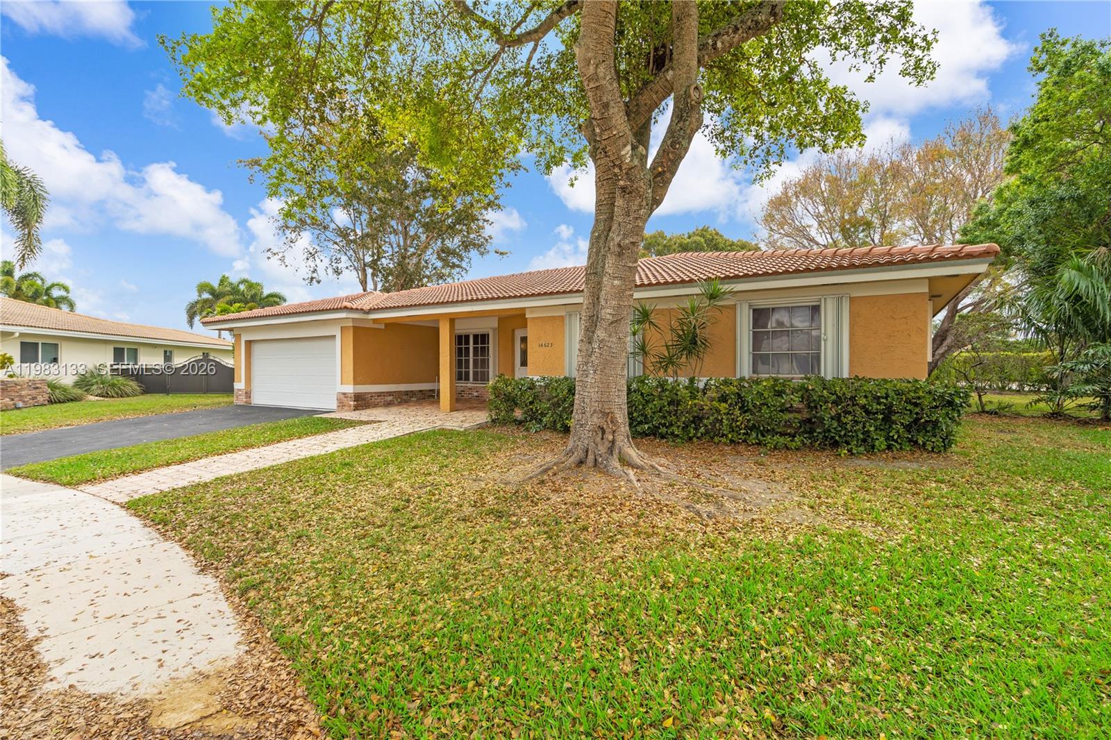 16623 Waters Edge Dr