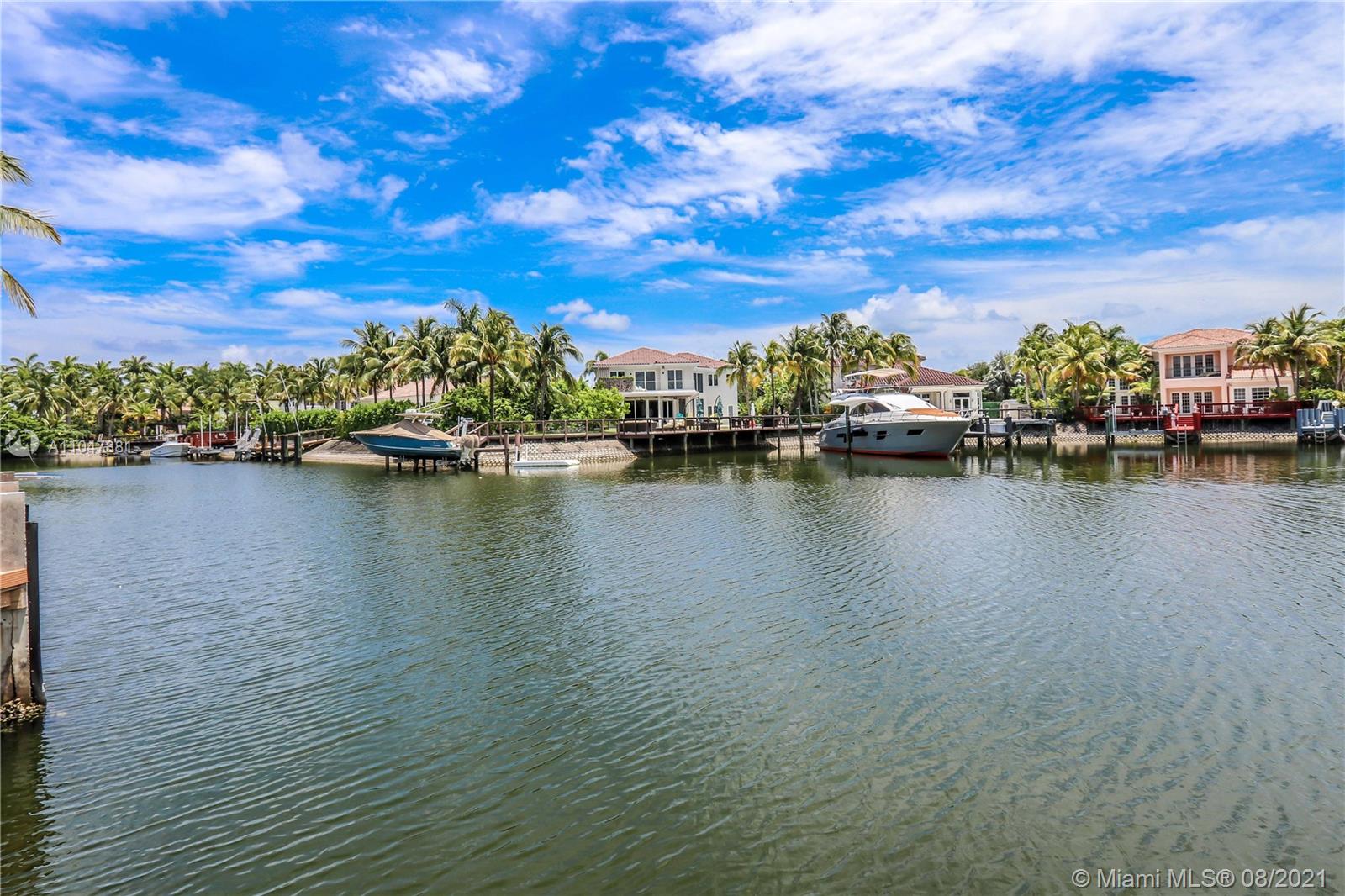 HOLLYWOOD GOLF ESTATES SE - Residential