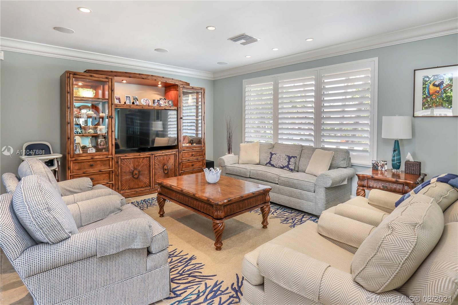 HOLLYWOOD GOLF ESTATES SE - Residential