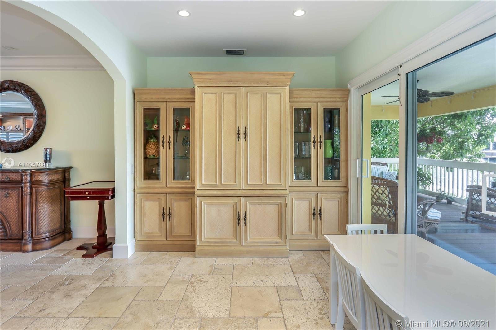 HOLLYWOOD GOLF ESTATES SE - Residential