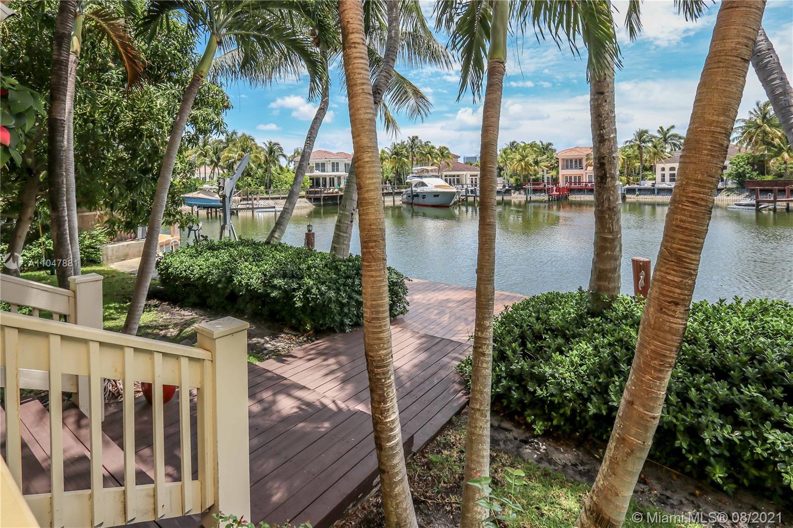 HOLLYWOOD GOLF ESTATES SE - Residential