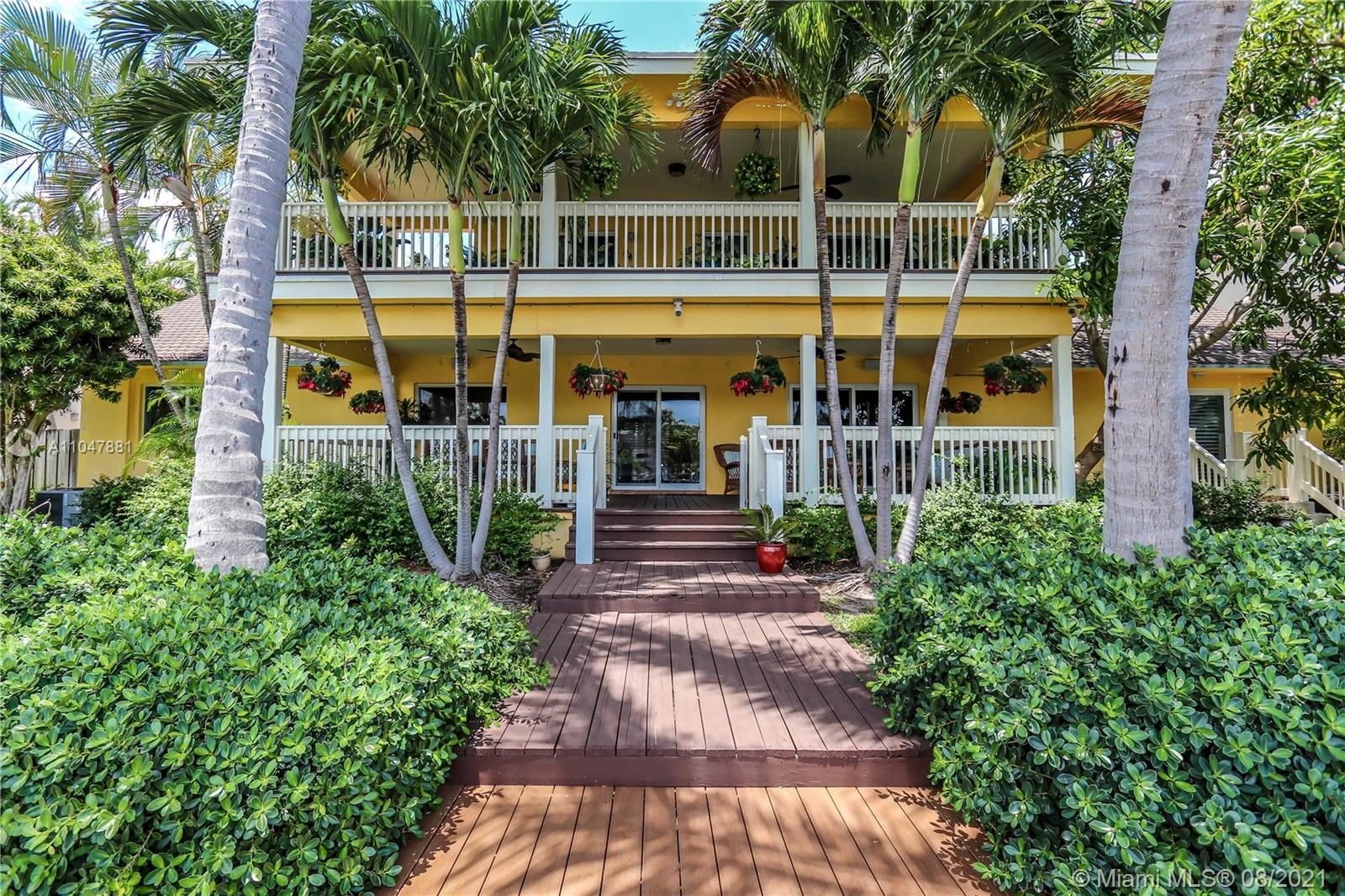 HOLLYWOOD GOLF ESTATES SE - Residential