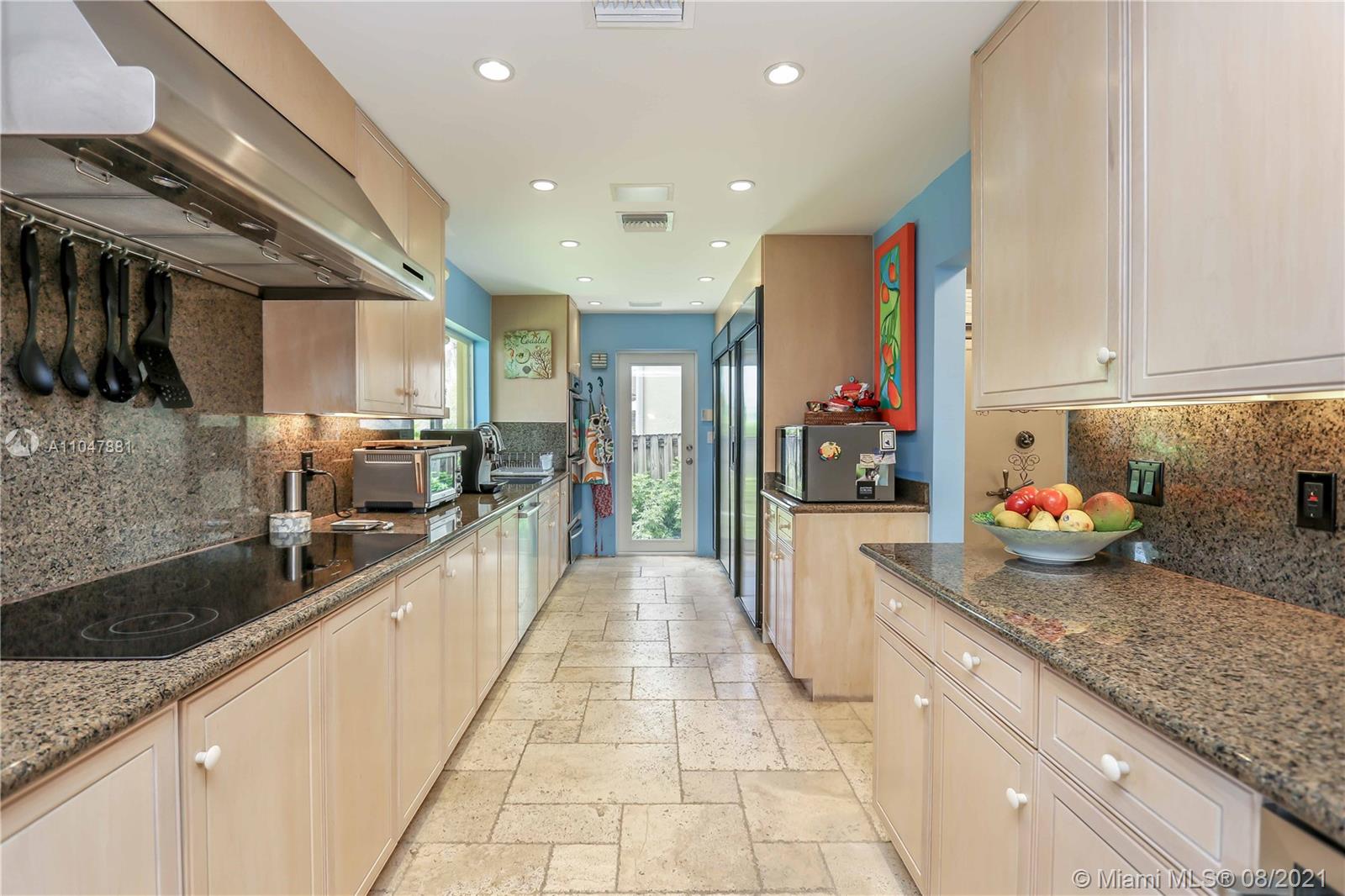HOLLYWOOD GOLF ESTATES SE - Residential