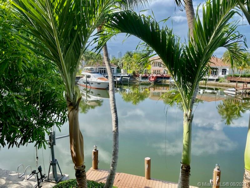 HOLLYWOOD GOLF ESTATES SE - Residential