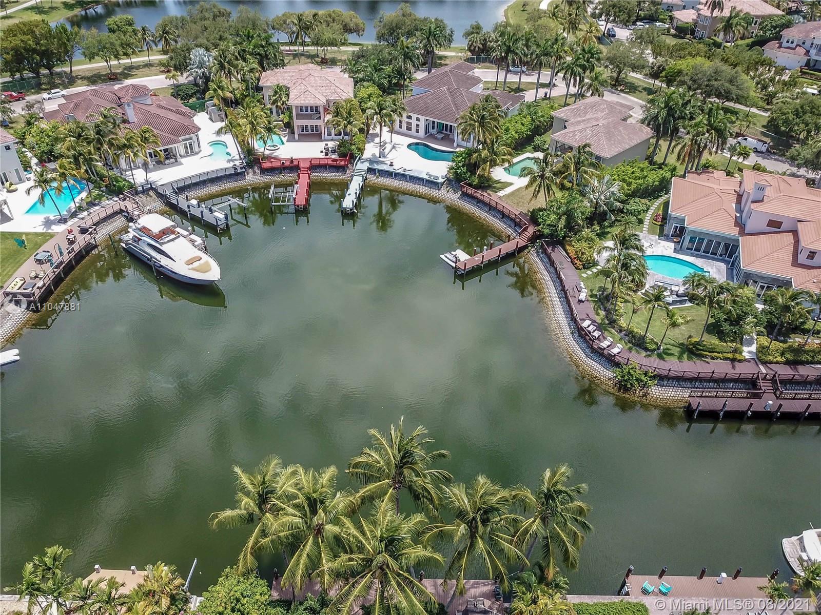 HOLLYWOOD GOLF ESTATES SE - Residential