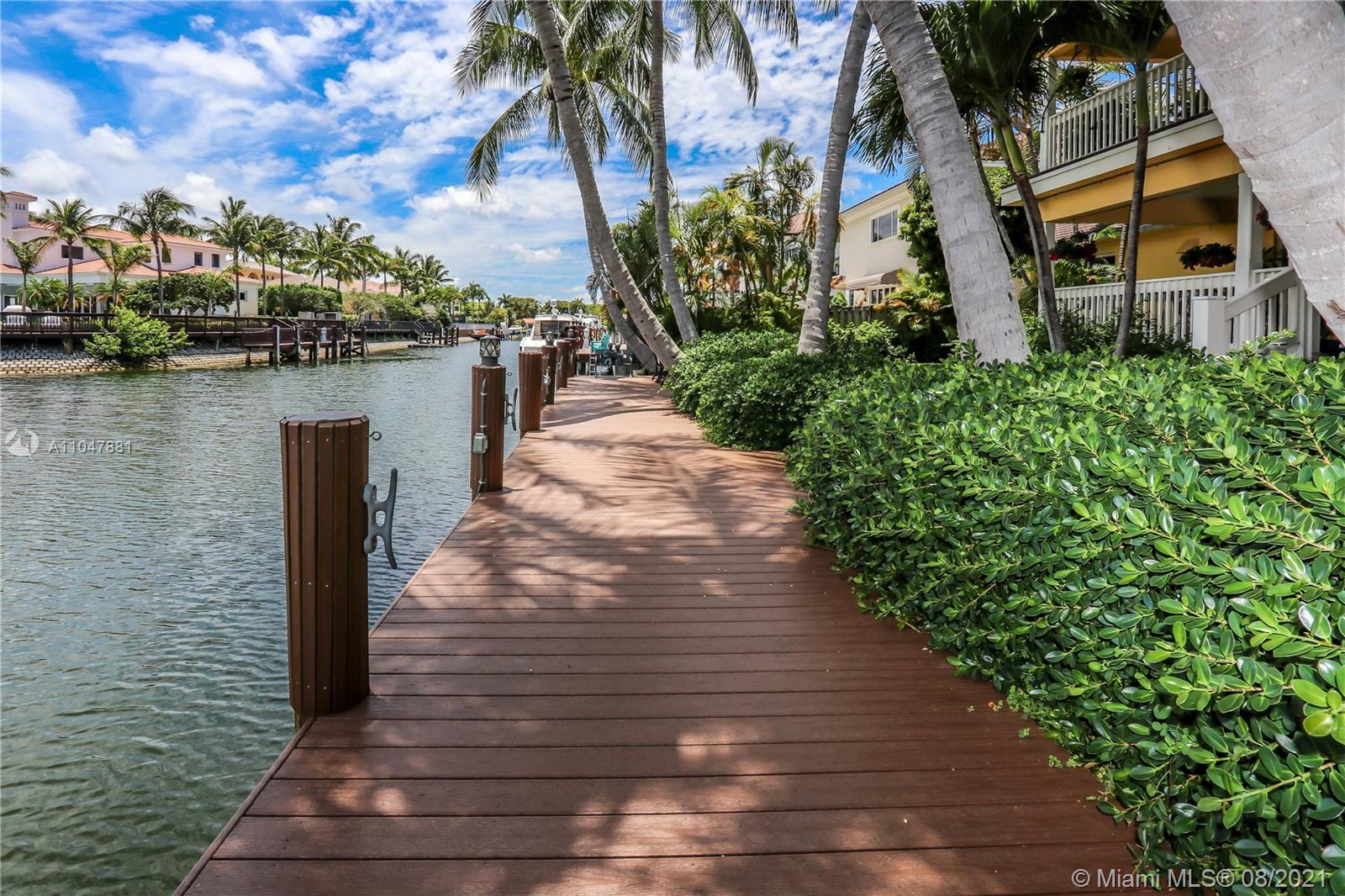 HOLLYWOOD GOLF ESTATES SE - Residential