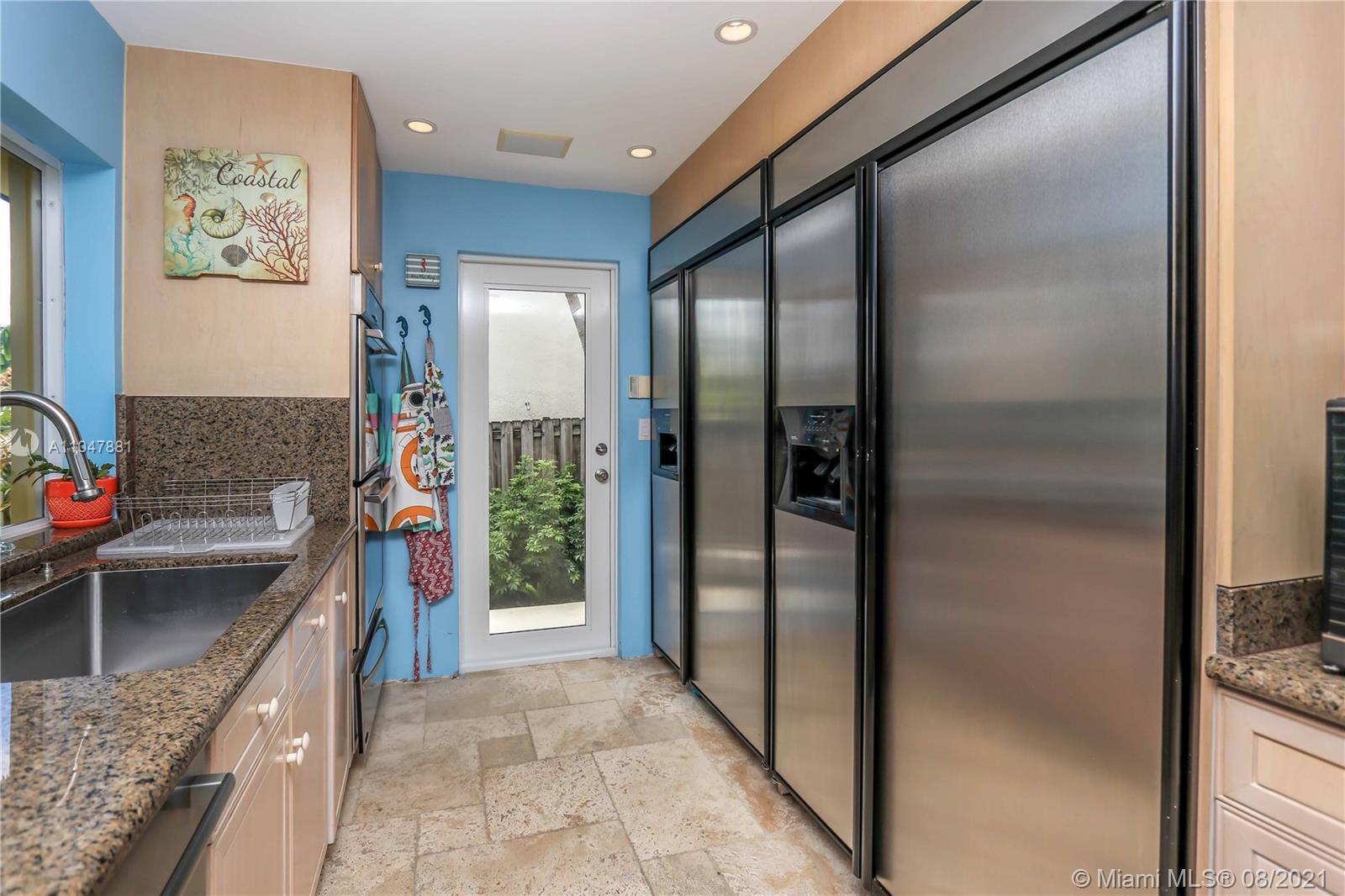 HOLLYWOOD GOLF ESTATES SE - Residential