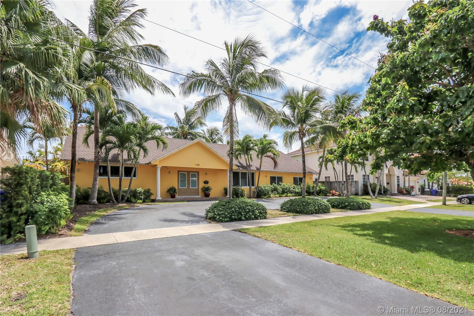 HOLLYWOOD GOLF ESTATES SE - Residential