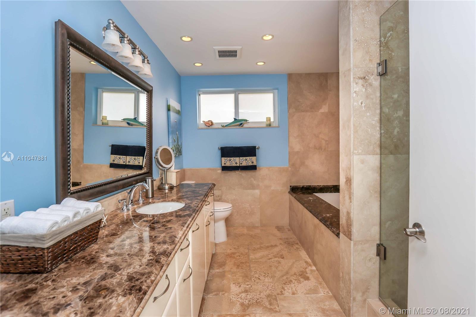HOLLYWOOD GOLF ESTATES SE - Residential