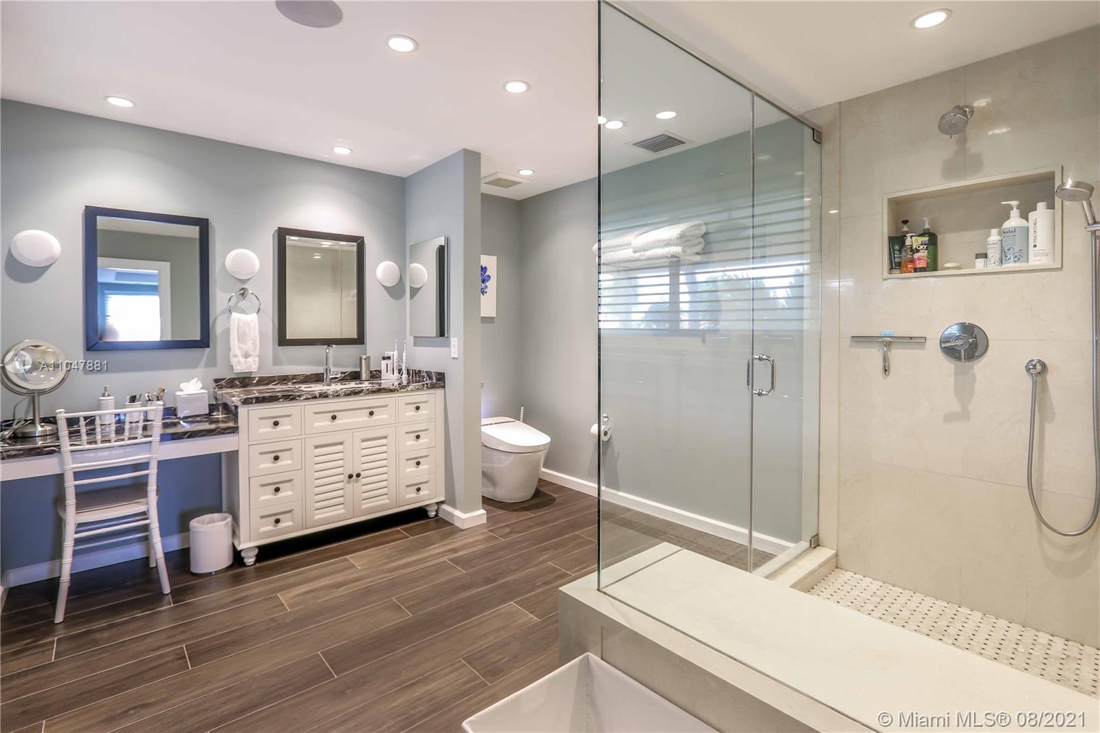 HOLLYWOOD GOLF ESTATES SE - Residential