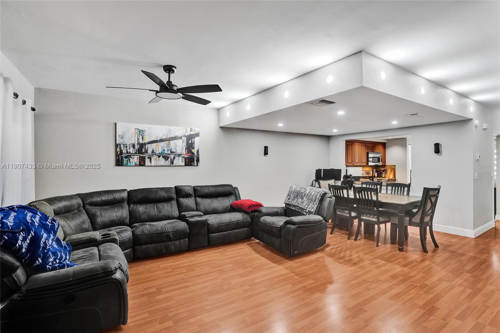 SPRINGTREE LAKES - Residential Lease