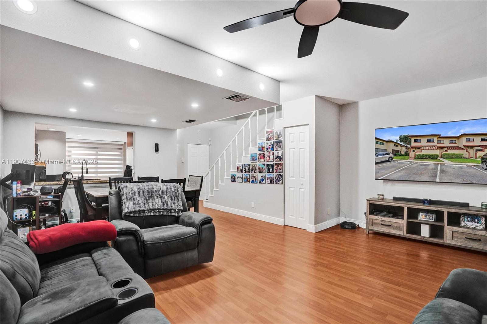 SPRINGTREE LAKES - Residential Lease