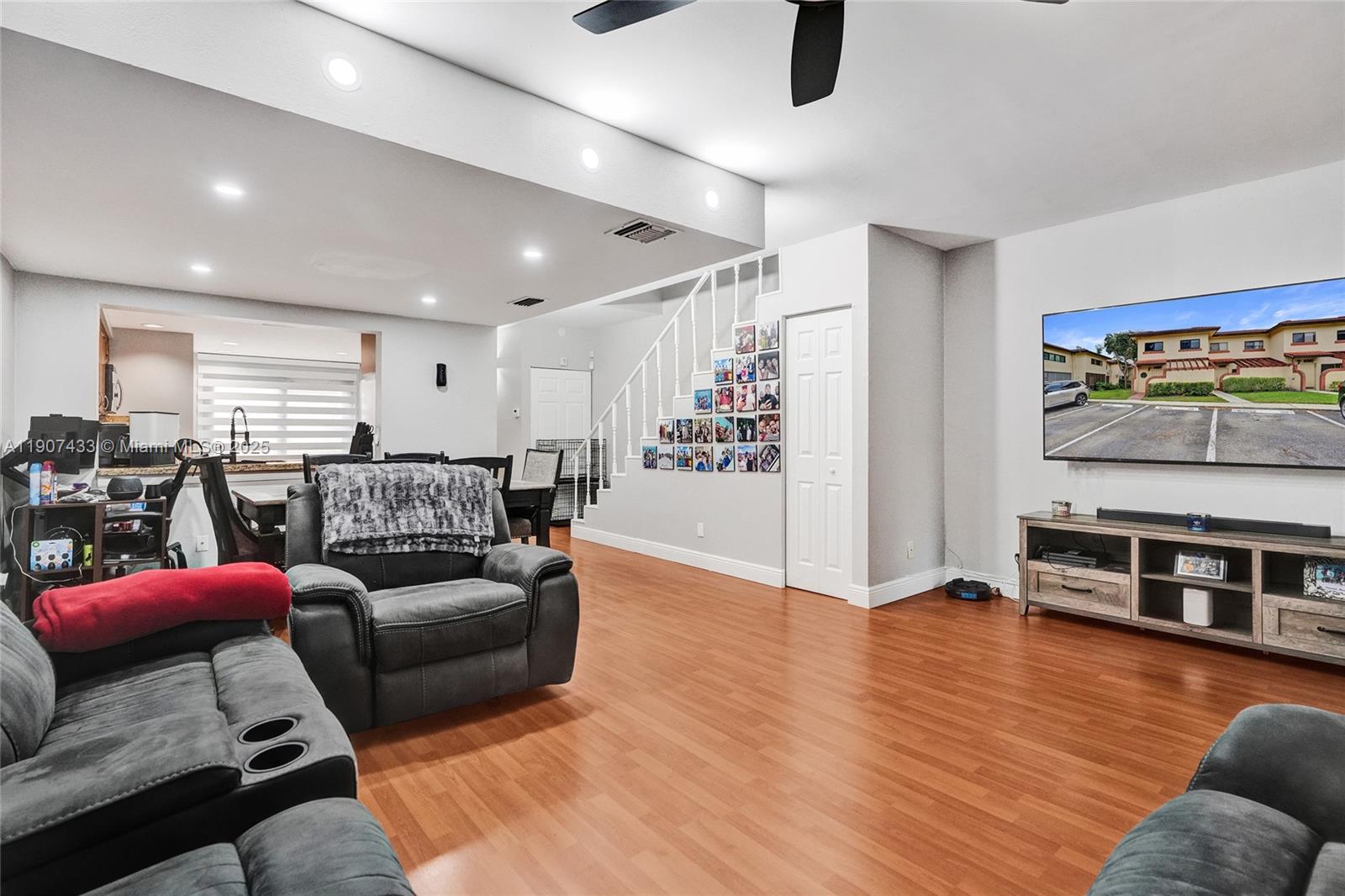 SPRINGTREE LAKES - Residential Lease