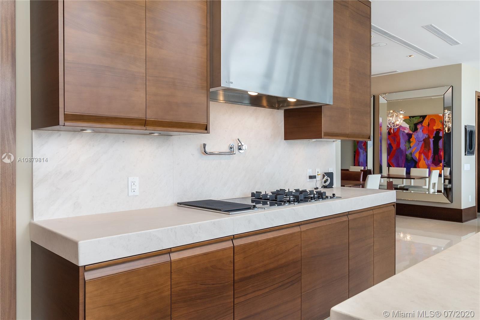 APOGEE CONDO - Residential