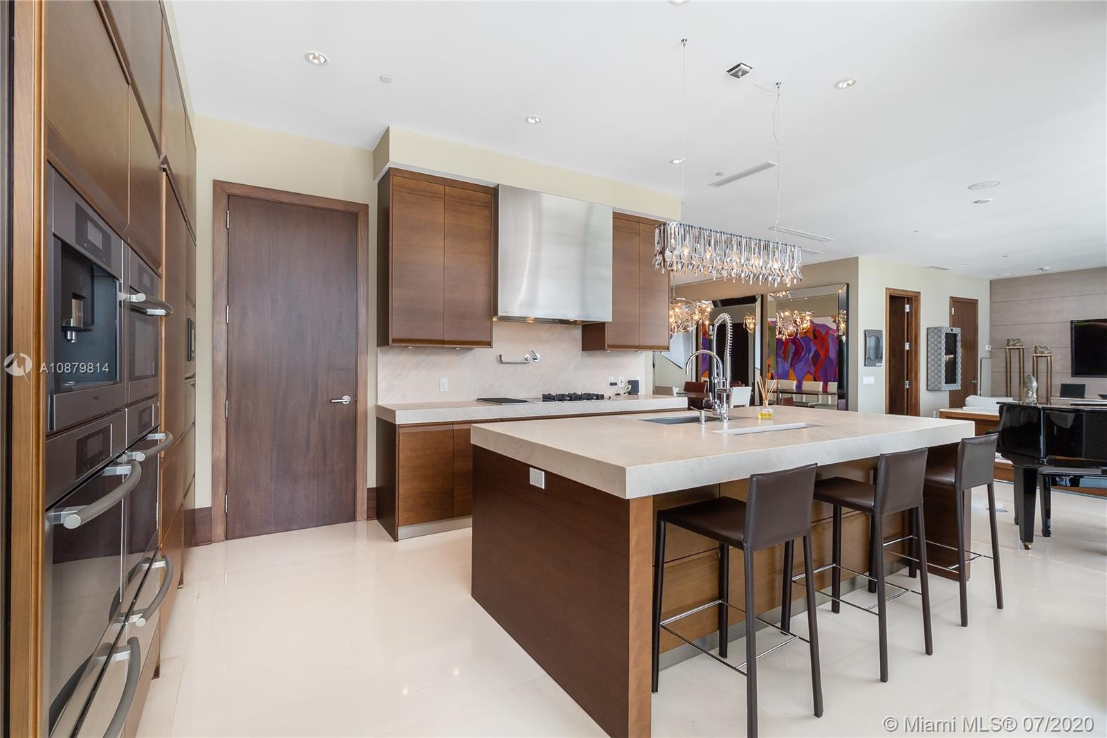 APOGEE CONDO - Residential