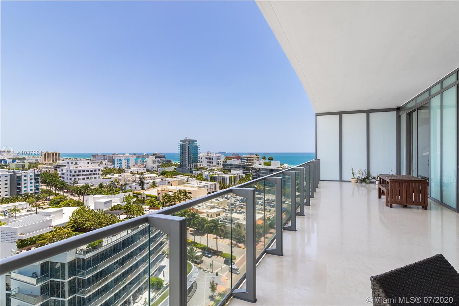 APOGEE CONDO - Residential