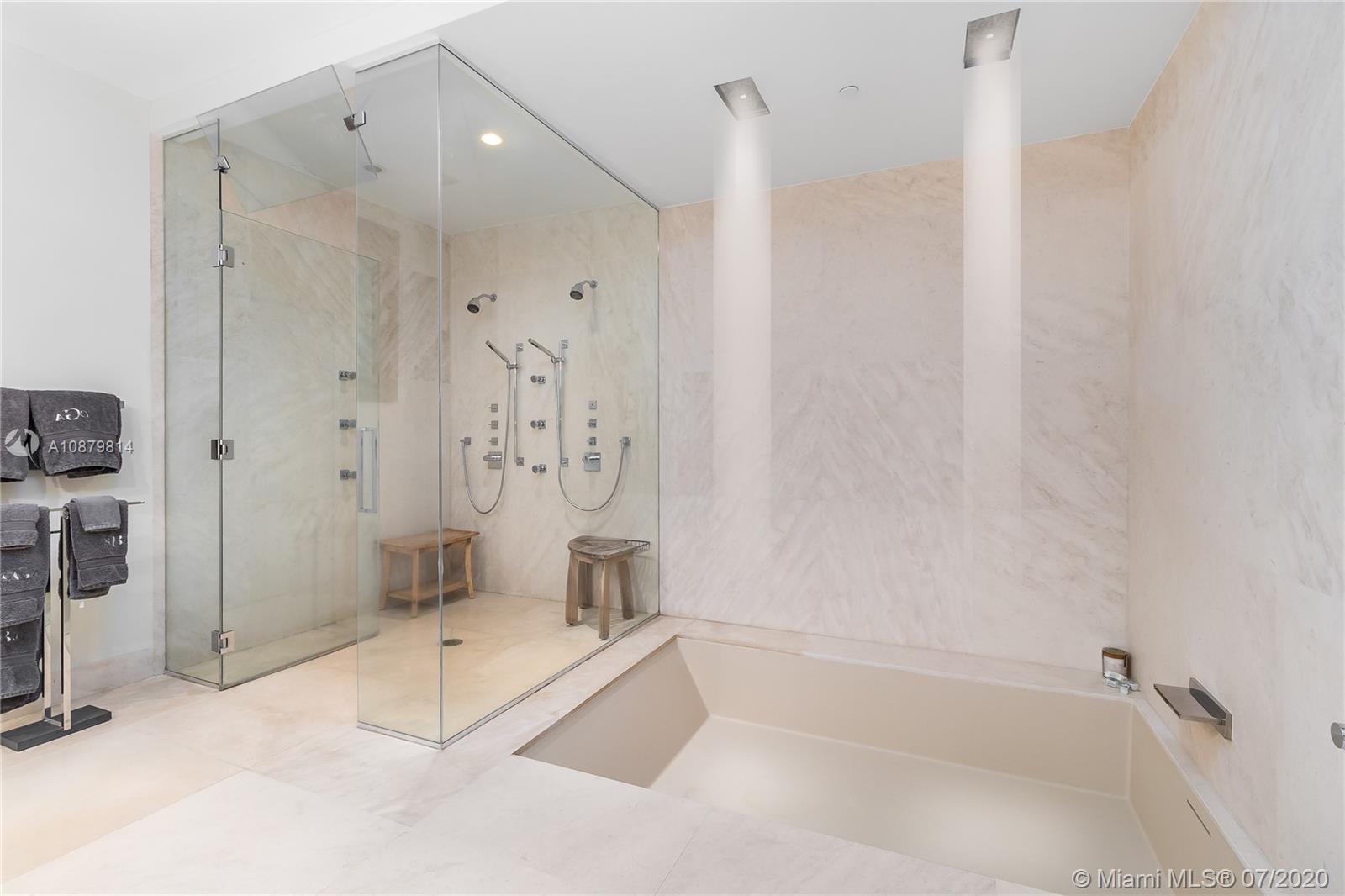 APOGEE CONDO - Residential