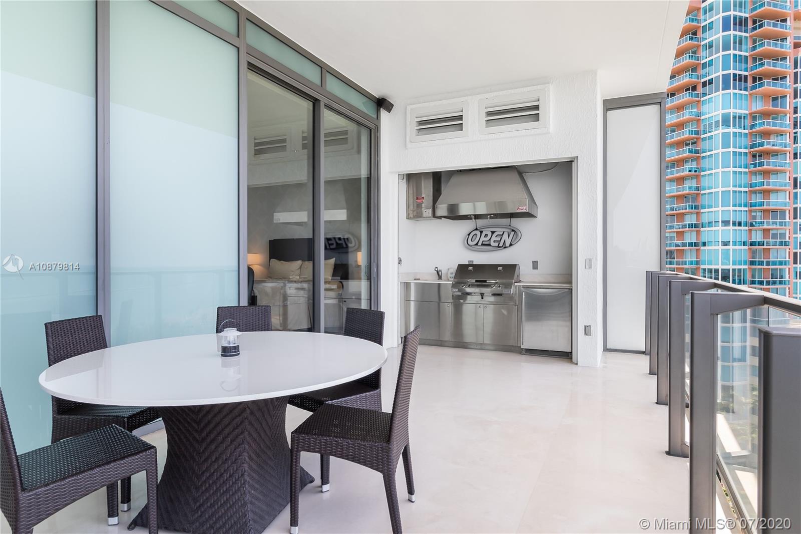 APOGEE CONDO - Residential