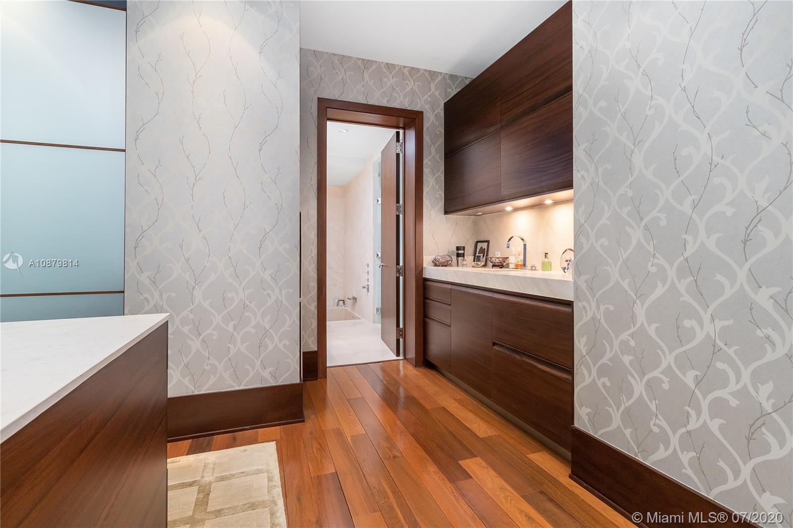 APOGEE CONDO - Residential