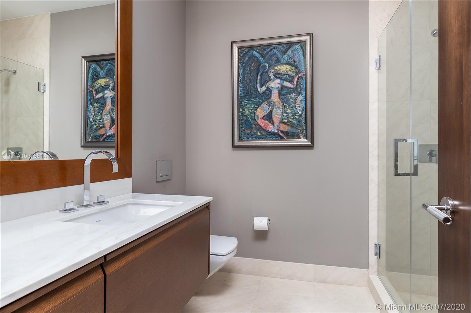 APOGEE CONDO - Residential