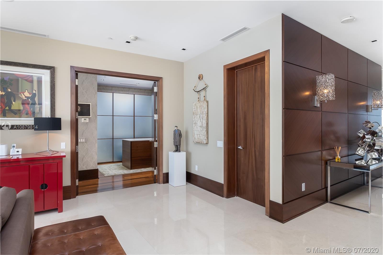 APOGEE CONDO - Residential