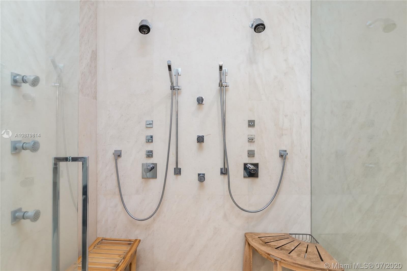 APOGEE CONDO - Residential