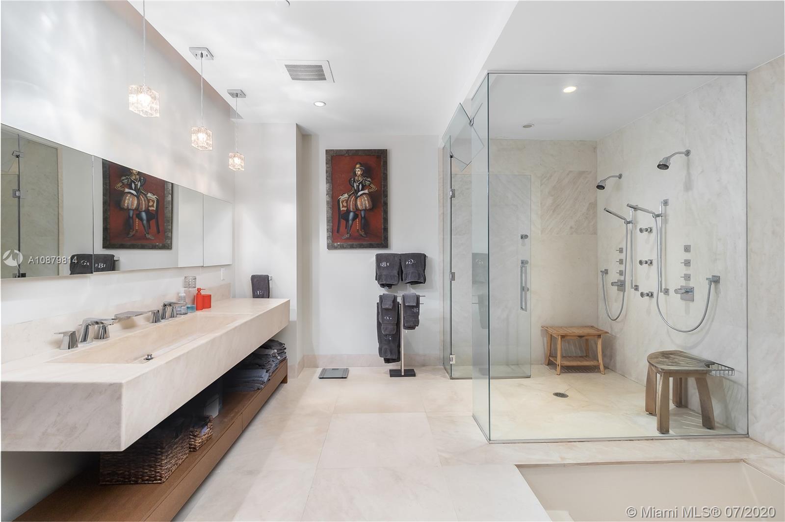 APOGEE CONDO - Residential