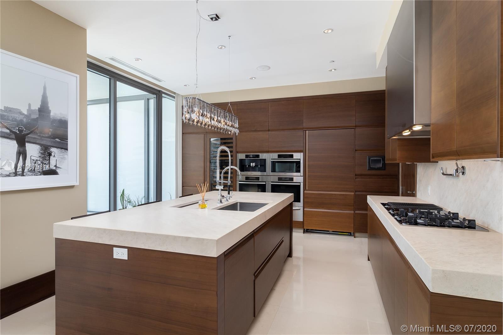 APOGEE CONDO - Residential