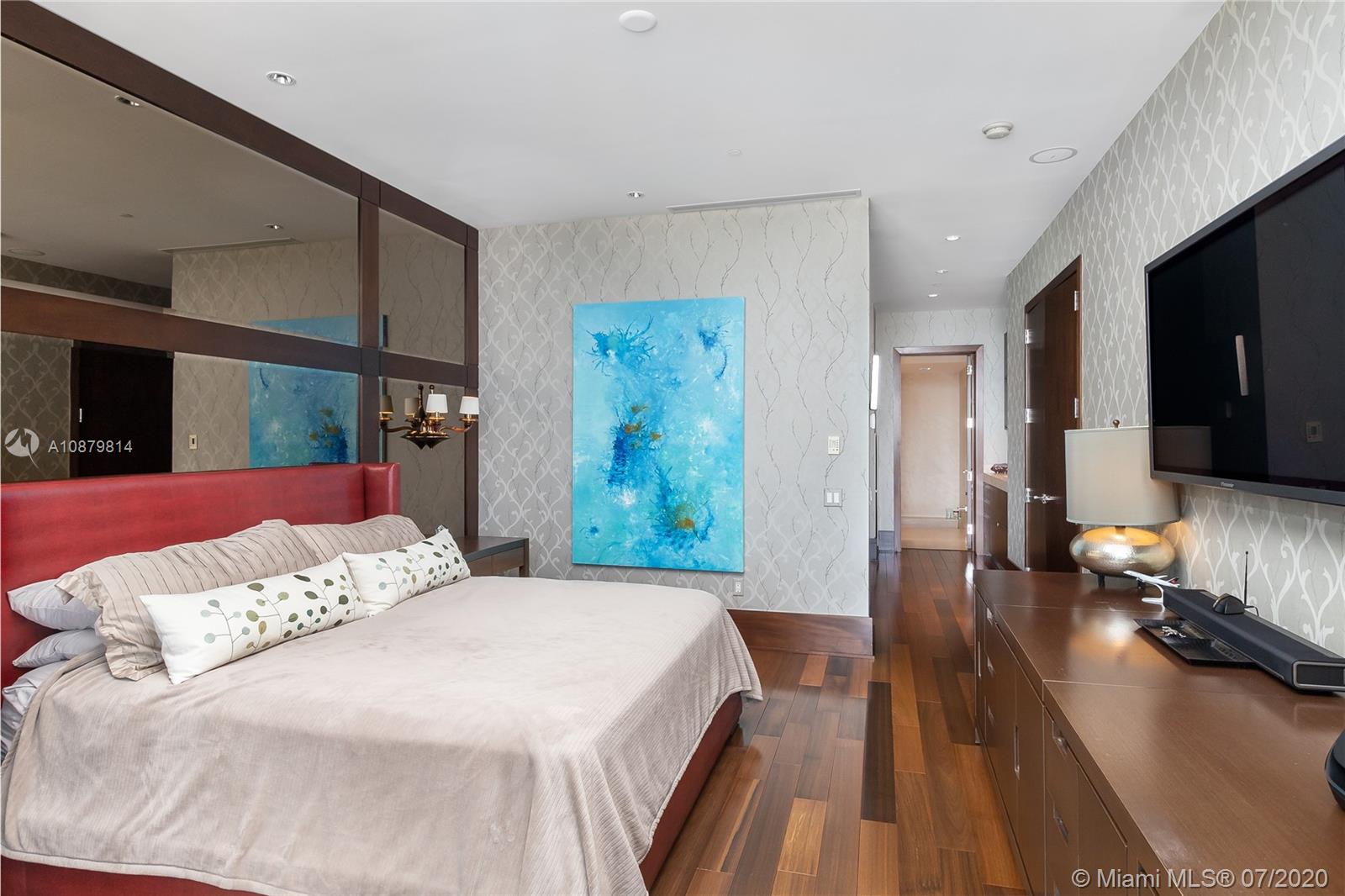 APOGEE CONDO - Residential