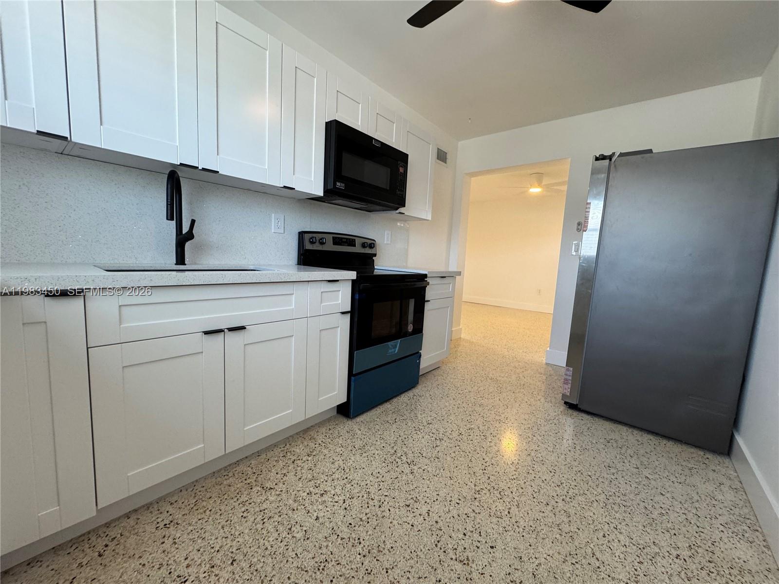 PALM AVE LAWNS - Residential Income