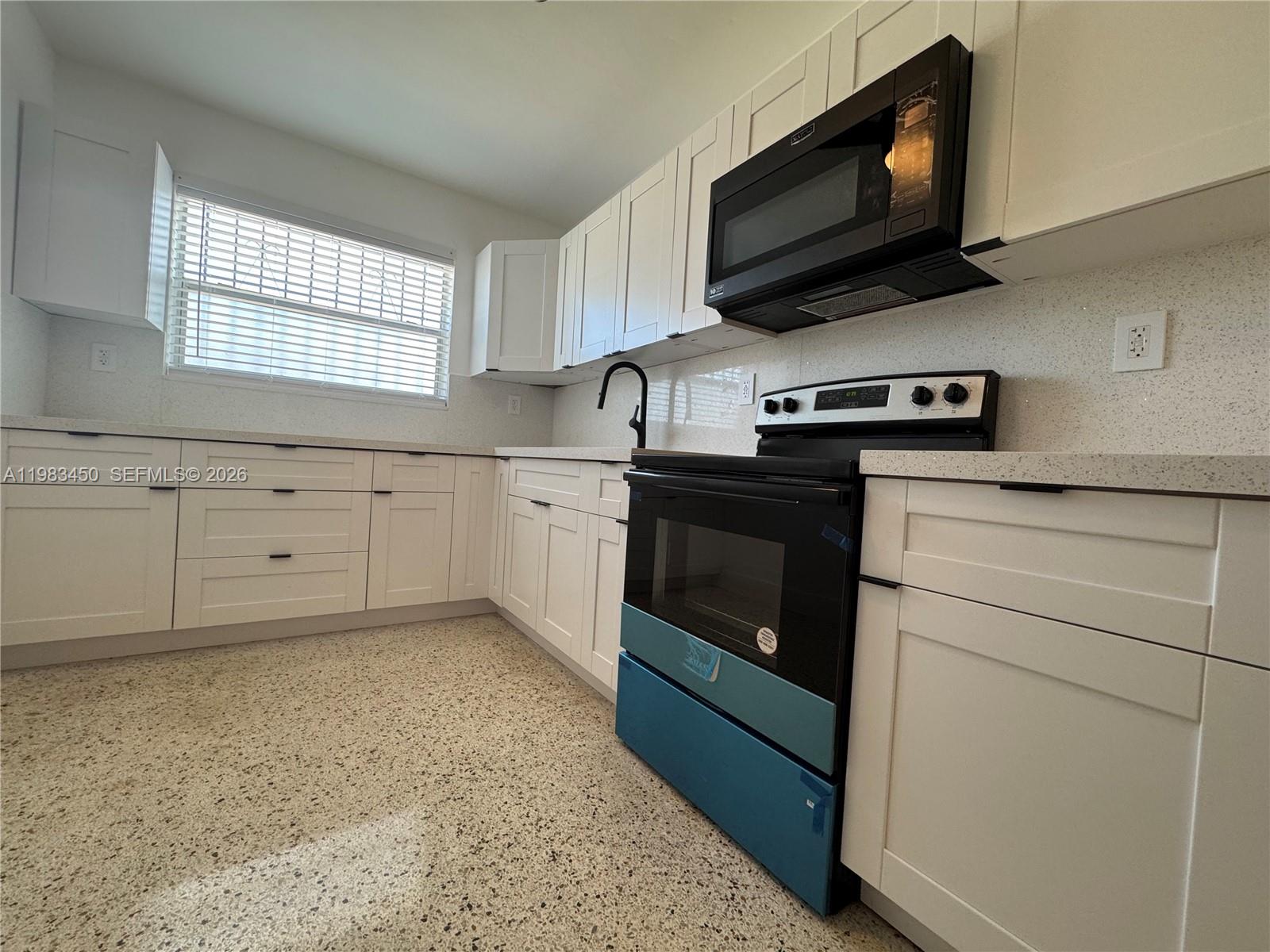 PALM AVE LAWNS - Residential Income