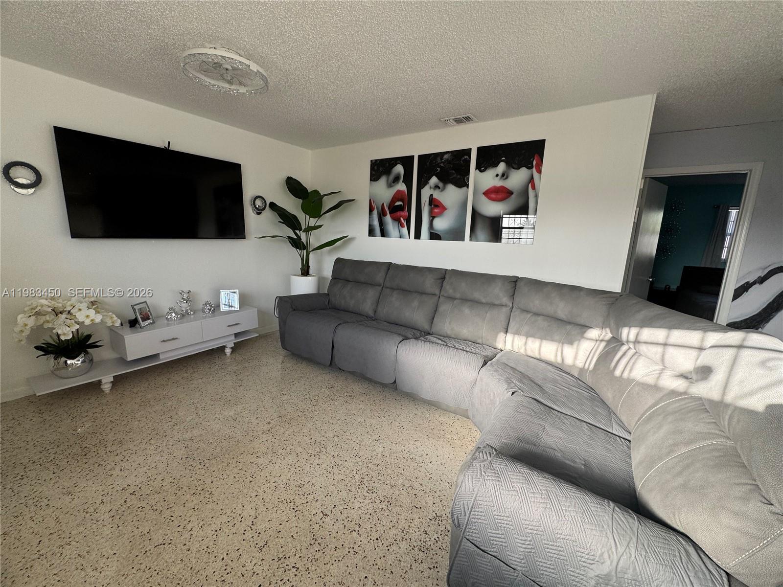 PALM AVE LAWNS - Residential Income