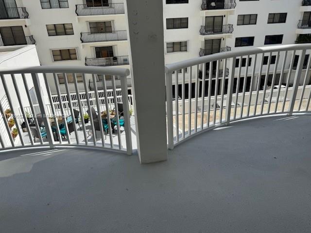 THE CARRIAGE HOUSE CONDO - Residential