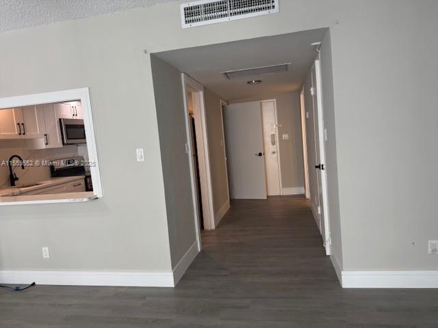 THE CARRIAGE HOUSE CONDO - Residential