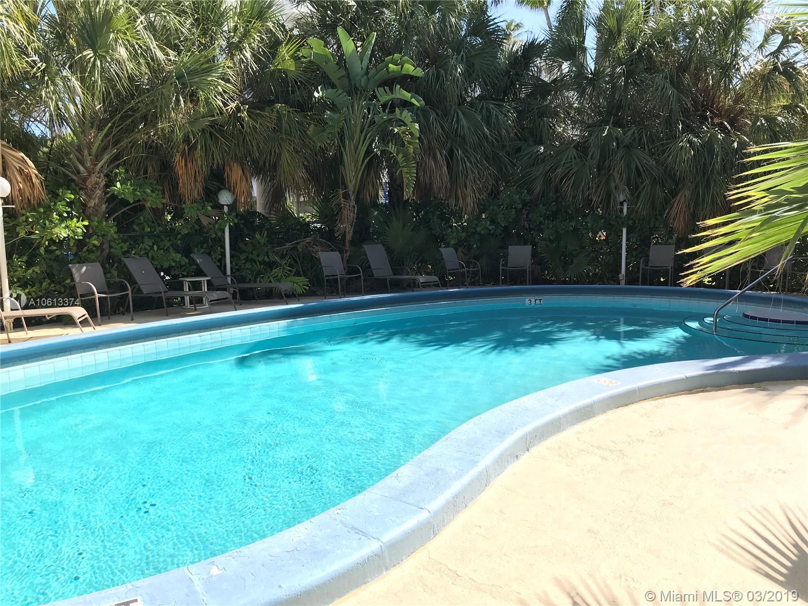 SUMMIT CONDO - Residential