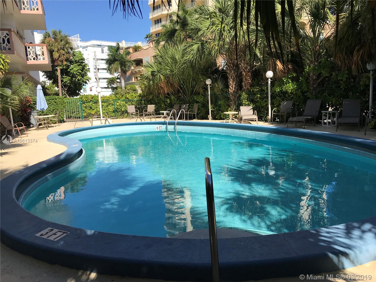 SUMMIT CONDO - Residential