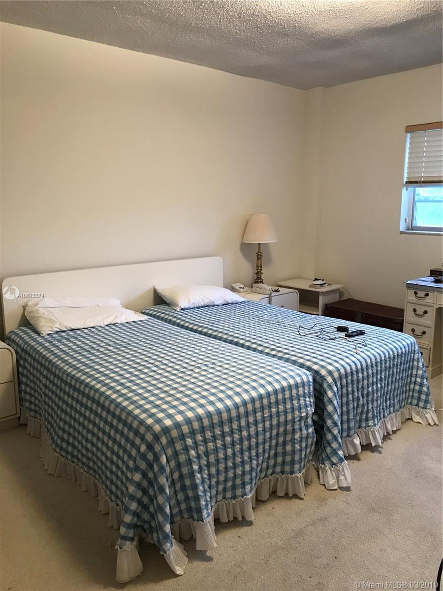 SUMMIT CONDO - Residential