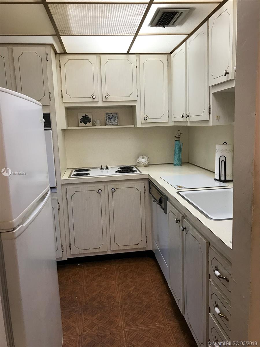 SUMMIT CONDO - Residential