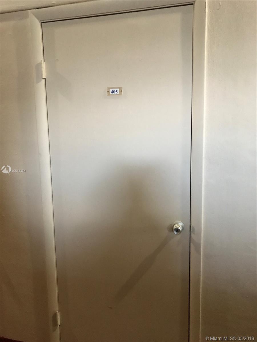 SUMMIT CONDO - Residential