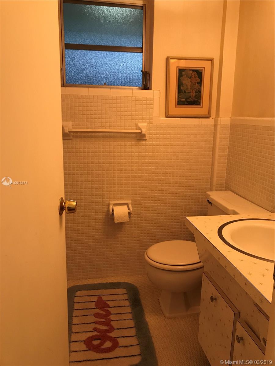 SUMMIT CONDO - Residential