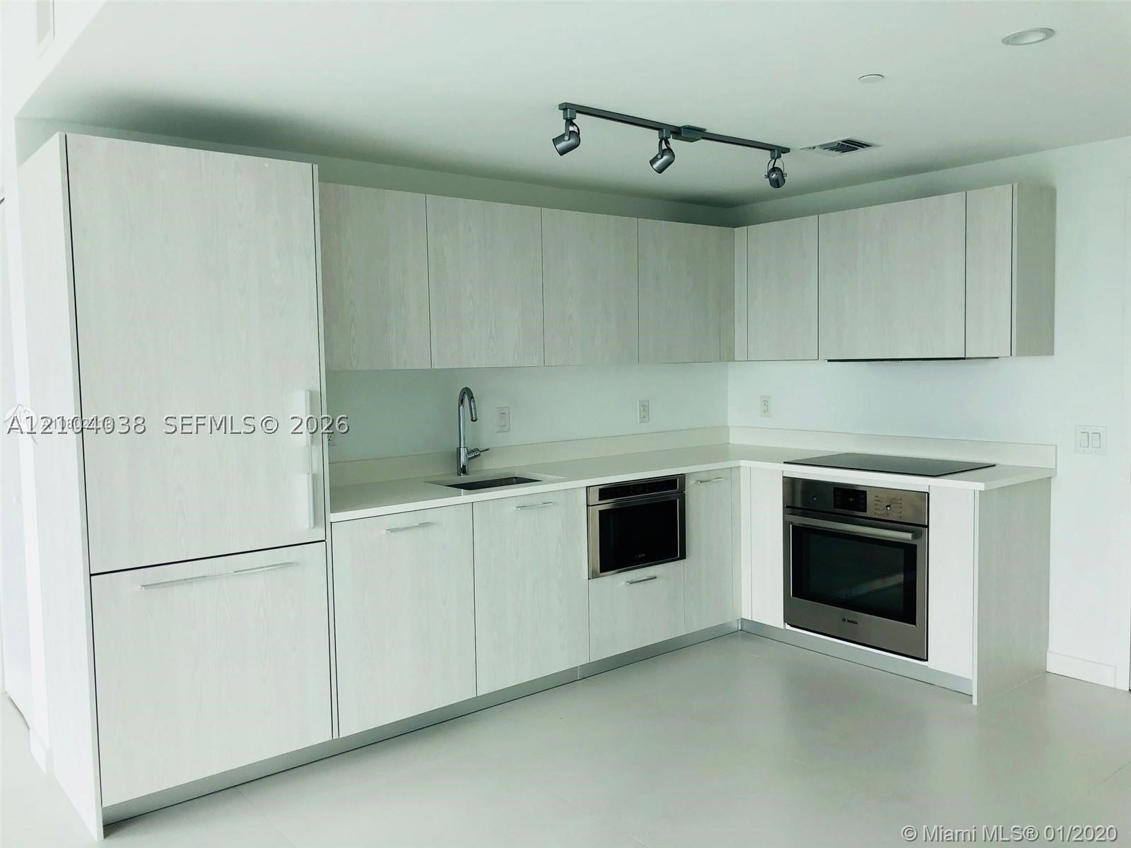 501 NE 31st St 3609