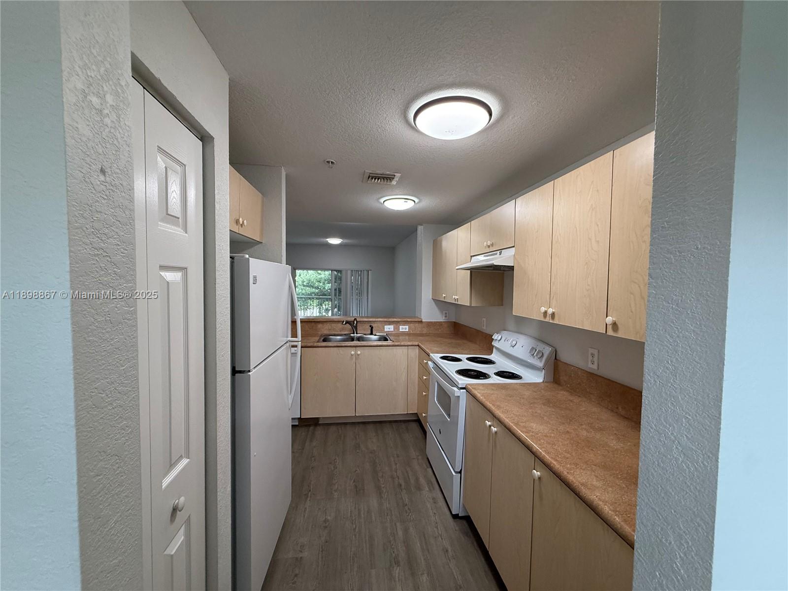 CYPRESS TRAIL CONDO - Residential Lease