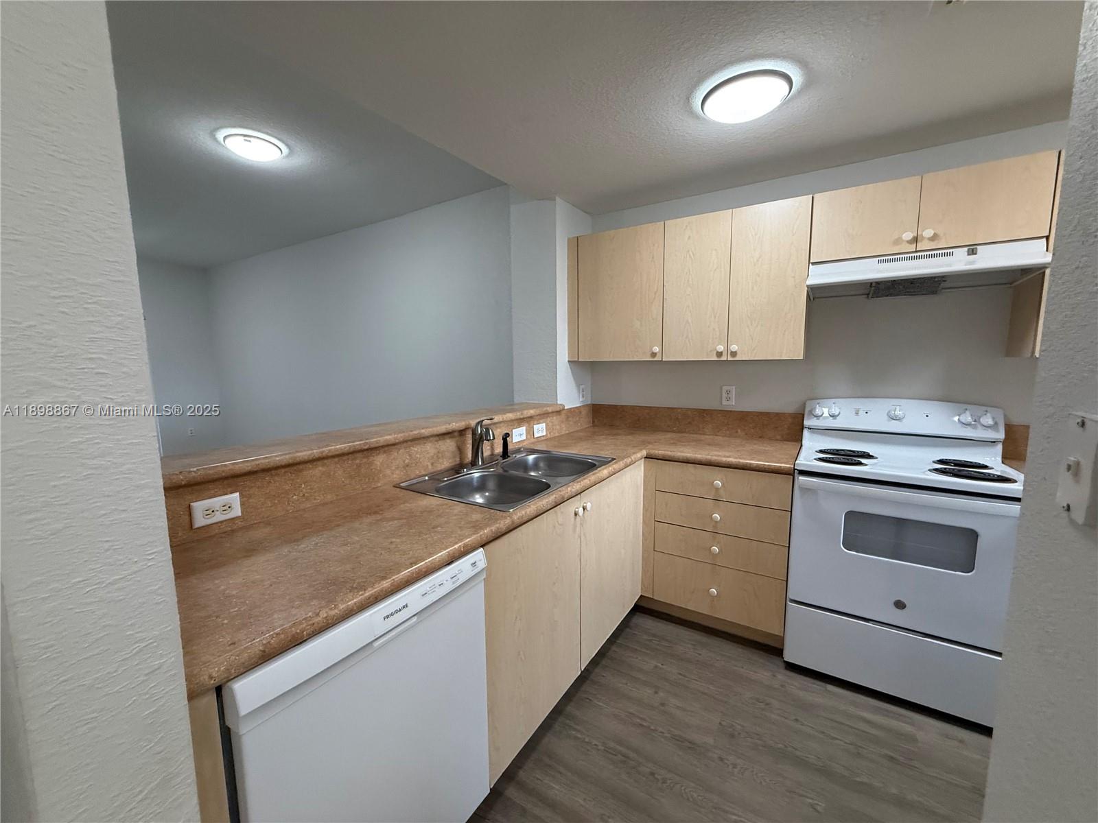 CYPRESS TRAIL CONDO - Residential Lease