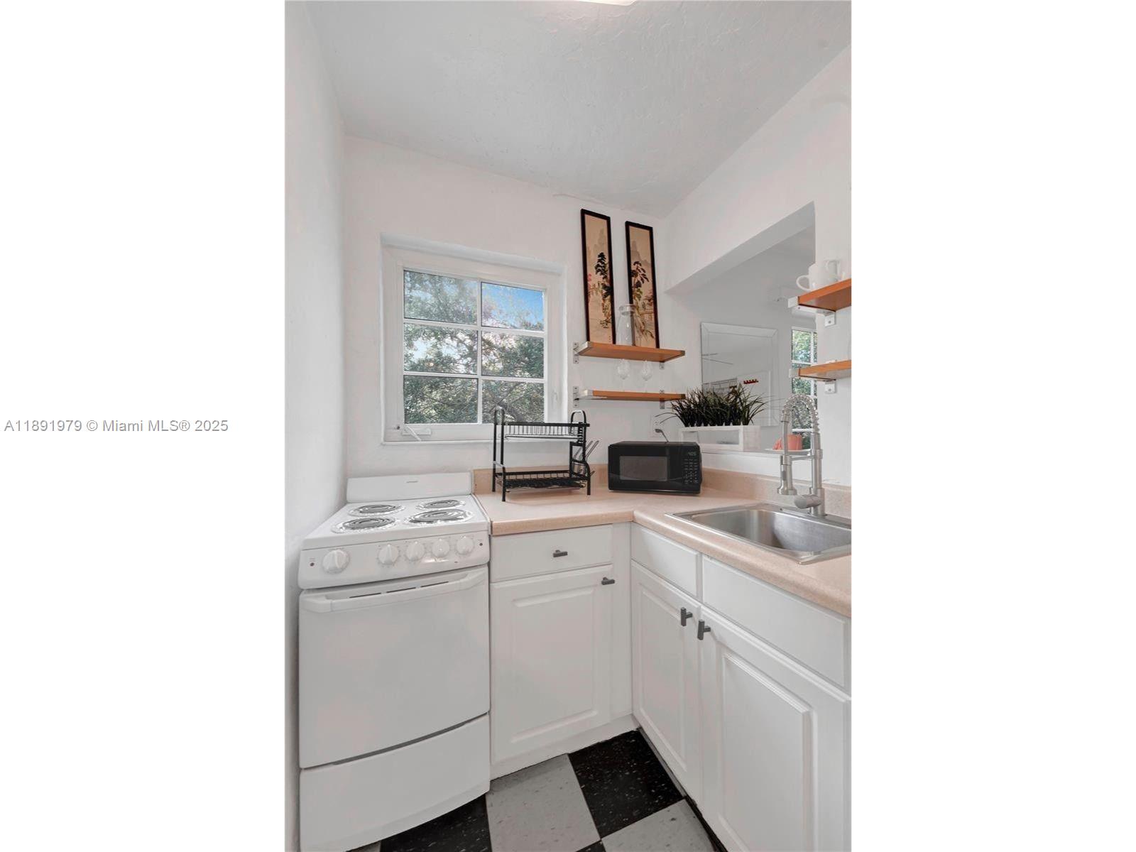 260 EUCLID CONDO - Residential Lease